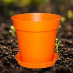 11cm Self-Watering Plastic Pot with Tray (Lens Shape)
